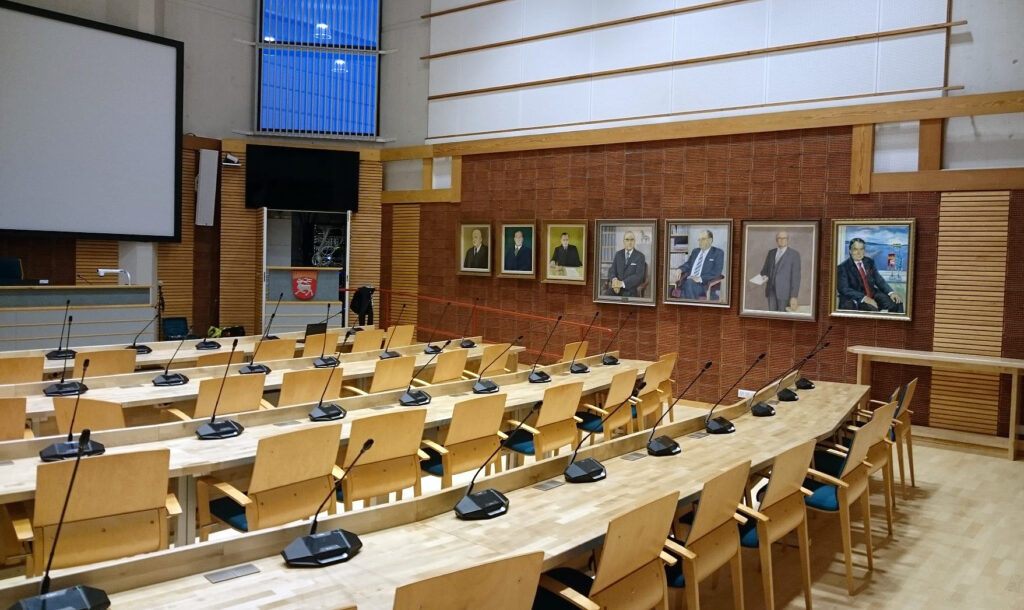 Sala obrad Rady Miejskiej w Kuusamo