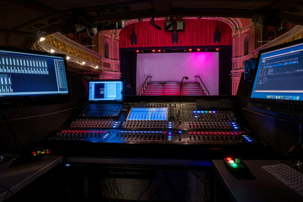 Technologie teatralne i AV